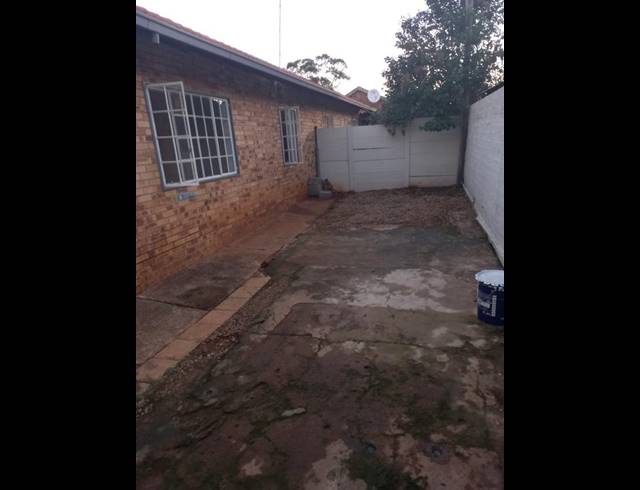2 BEDROOM CLUSTER FOR SALE IN ELANDSPOORT